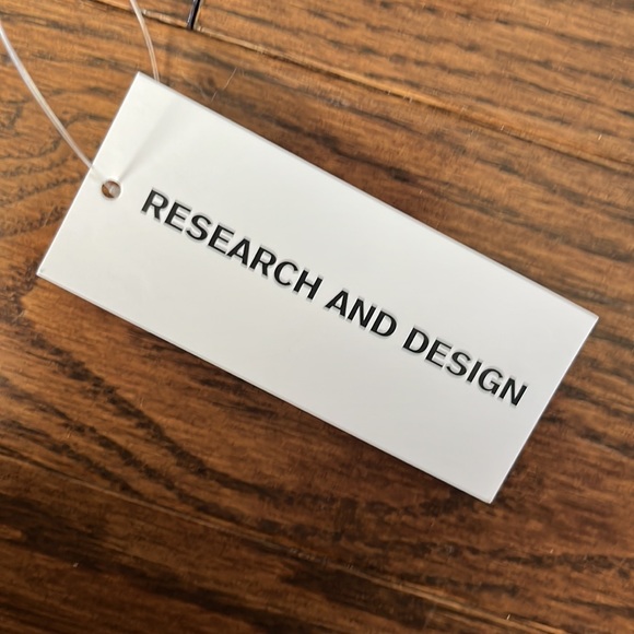 Sunshine + Bluebirds Perfect Core Clutch- NWT - Picture 7 of 8